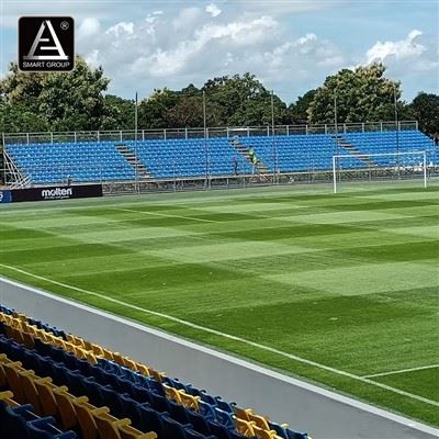 Tribünenbestuhlung im Panama-Fußballstadion mit Stahlkonstruktion